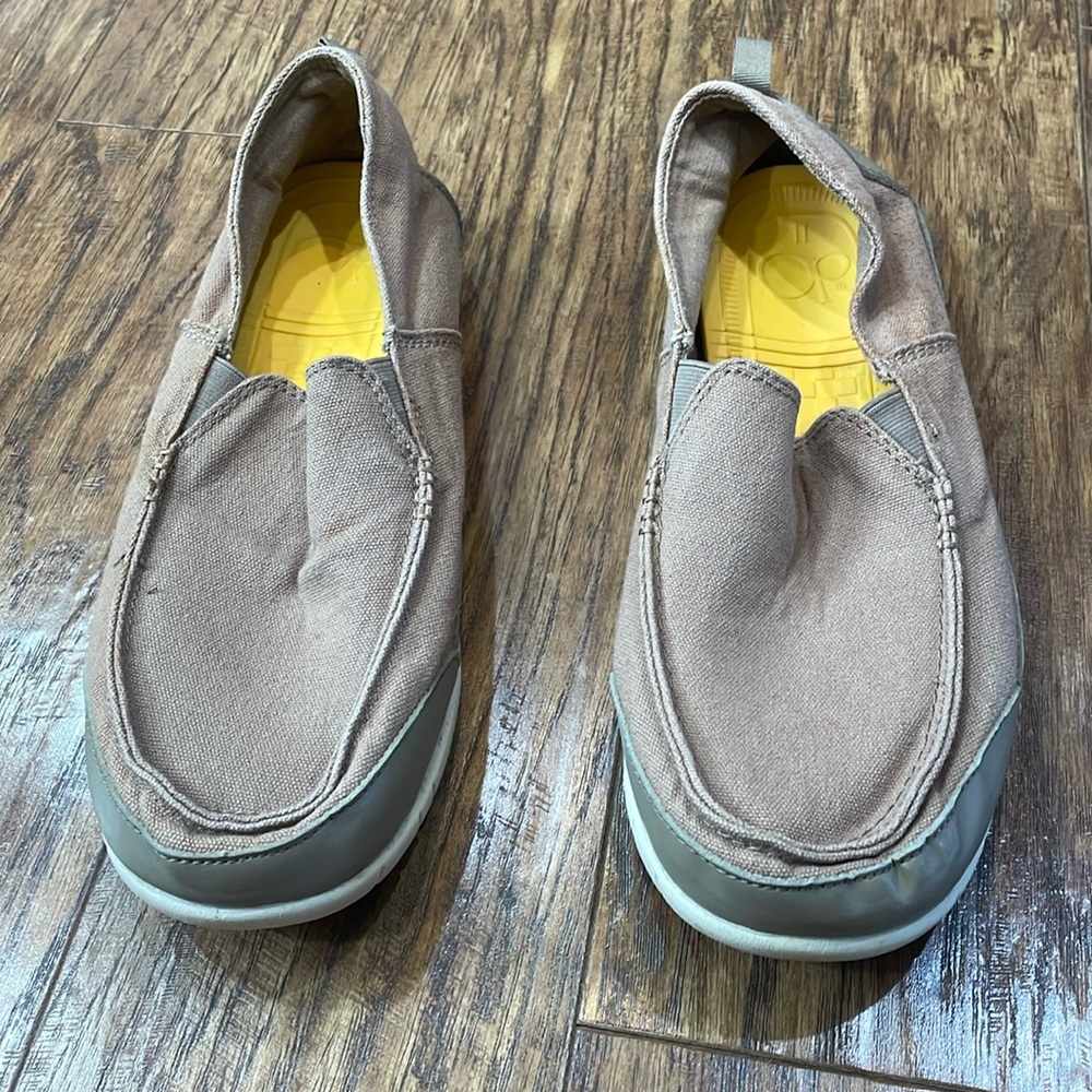 Op slip on shoes